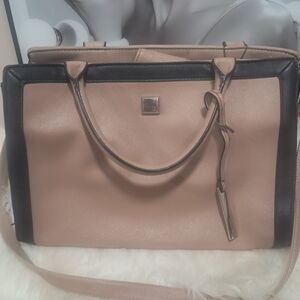 Nine West Tan and Black Tote Bag with Elegant Design GUC
